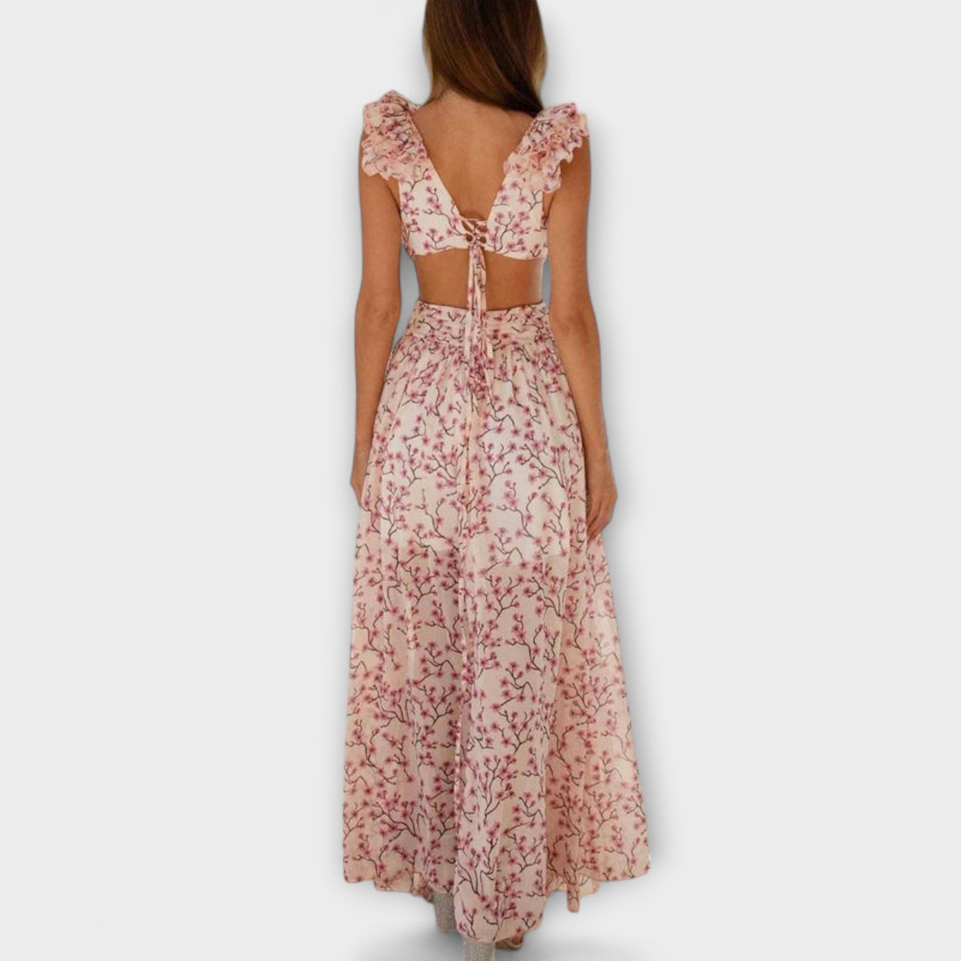 Elin - Maxikleid mit Rüschensäumen und Cut-Out-Details